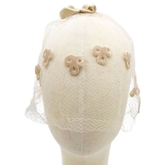 Vintage 1960s Taupe Net Veil Headpiece with Velvet Bows & Appliqué Bridal Hat - Picture 3 of 10